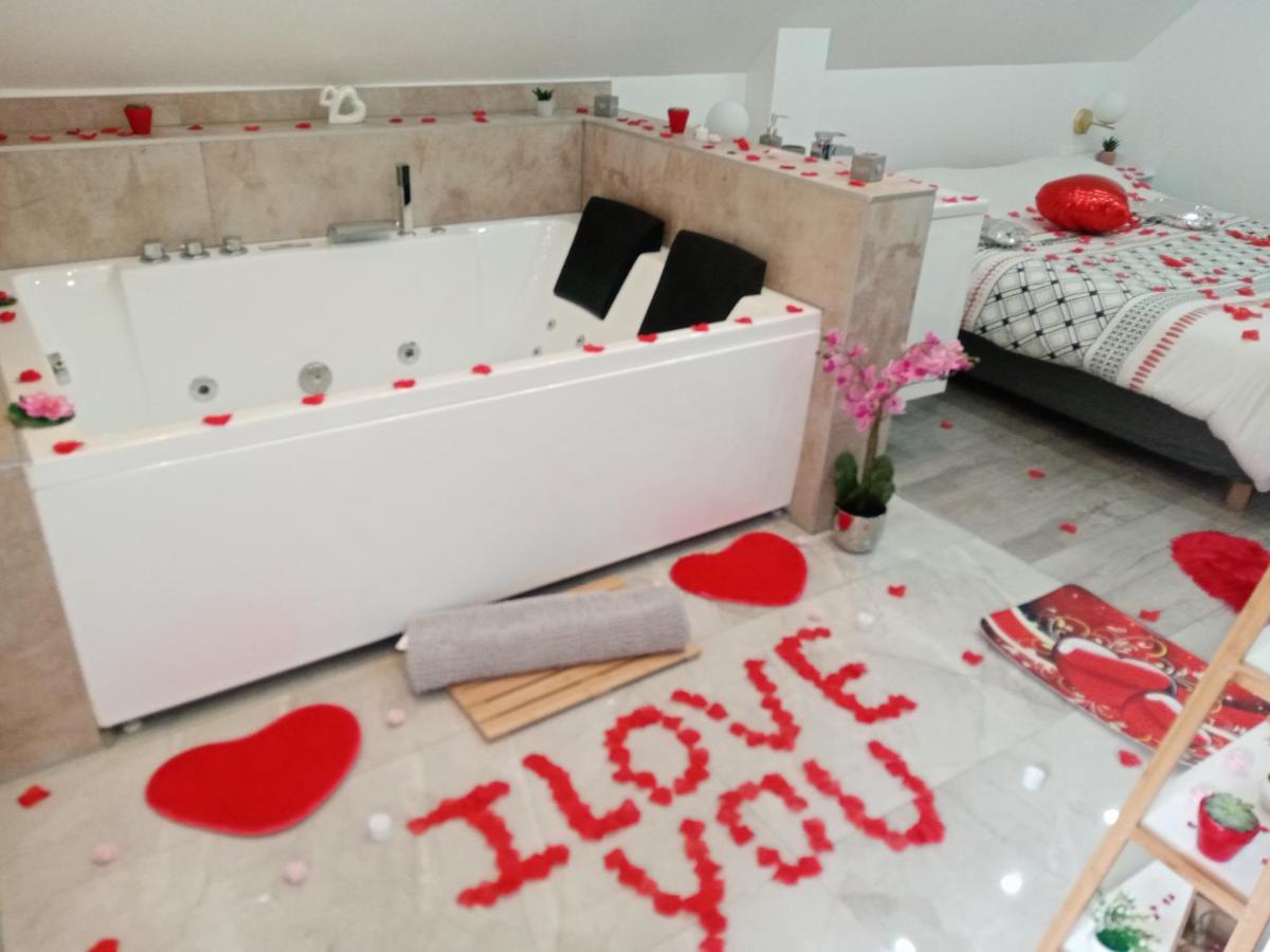 Studio Jacuzzi au centre Colmar Extérieur photo