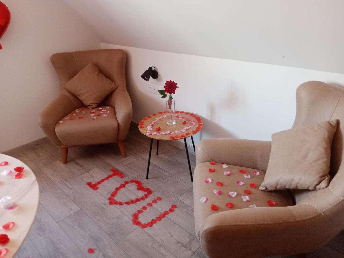 Studio Jacuzzi au centre Colmar Extérieur photo