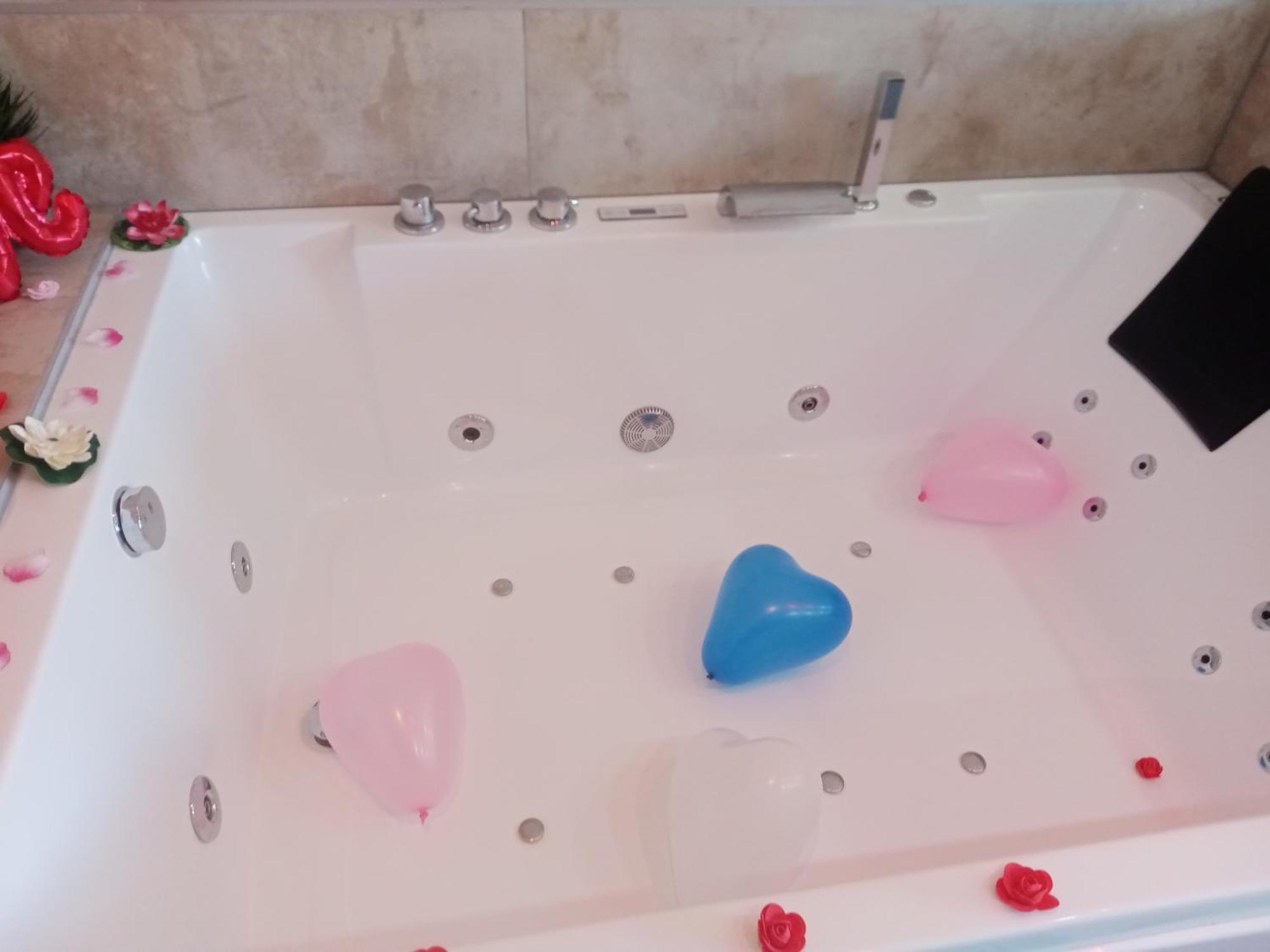 Studio Jacuzzi au centre Colmar Extérieur photo